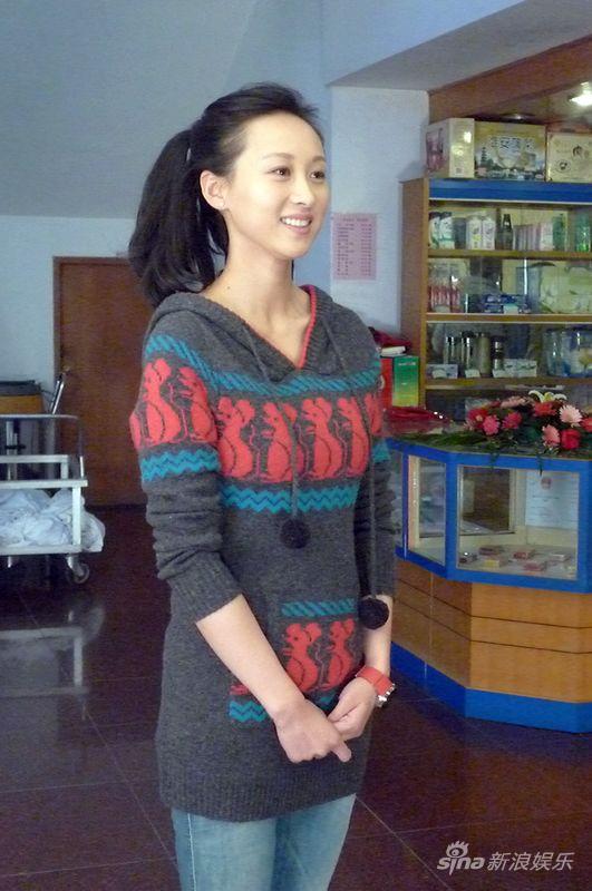 新浪娱乐讯 日前,由练束梅主演的电视剧《村支书》正在苏北农村饶拍