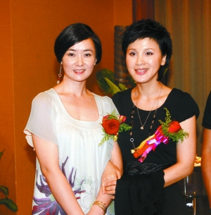 正在深圳热拍的电视剧《钟点工们》举行新闻发布会,导演老韵,主要演员