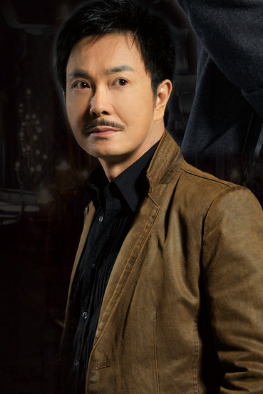 16 新浪娱乐 英姿飒爽 风格多变 新浪娱乐讯 近日,台湾资深演员杨怀民