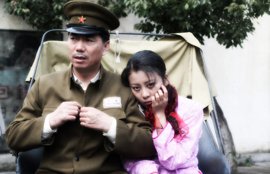 范明贾媛媛上演老少配(图) - 手机新浪网