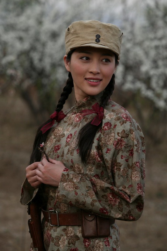 《高粱红了》打造军旅戏 朱亚文甘婷婷演绎纯爱