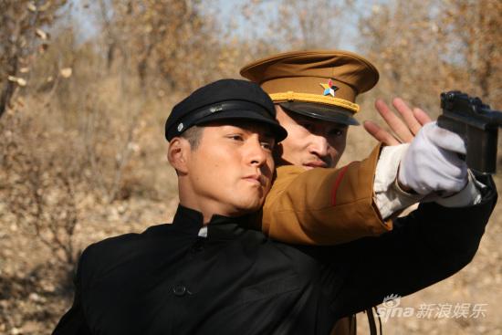 浏览原图 严宽《烽火长城》玩潜伏 浏览原图 严宽英勇杀敌 浏览原图