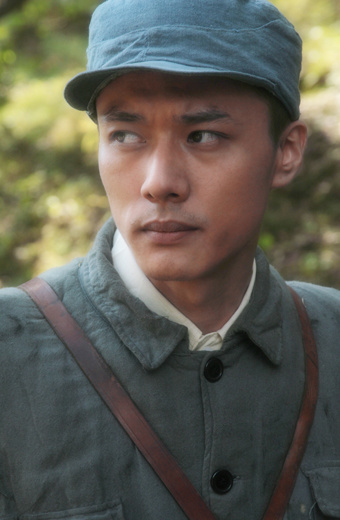 07 18:37:39 新浪娱乐 白恩《我的娜塔莎》剧照 白恩在《我的娜塔莎》