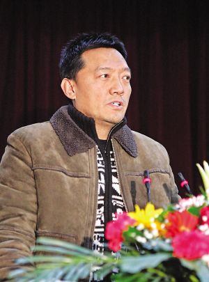 李梦男出演“韧书记” 摄影：记者刘洪洋