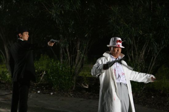 《迷案-1937》枪战激烈 姚刚"血溅"片场(图)