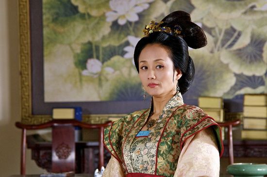 李颖饰凌司正 新浪娱乐讯 由拉风娱乐斥资巨制的古装宫廷励志大戏