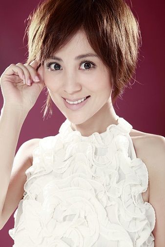 开年大戏《合适婚姻》首播 桑叶红悲情饰女一号