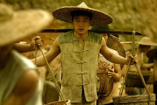 之后央视的又一部反映中国近代史上人口大迁徙的电视剧《下南洋》