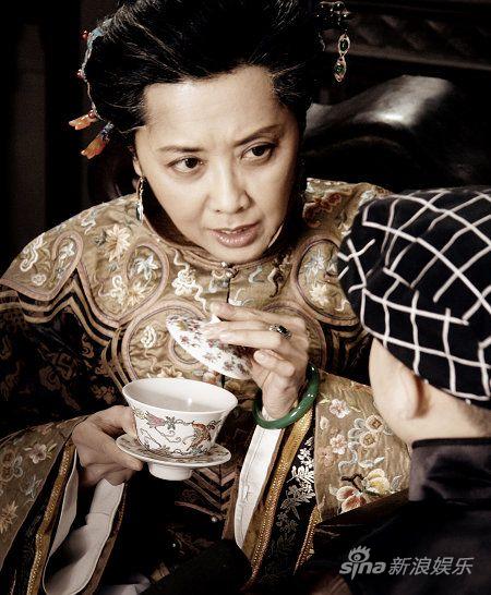 三代人近五十年的恩怨纠葛的"中国式夺宝大剧"《锣鼓巷》近日正在江西