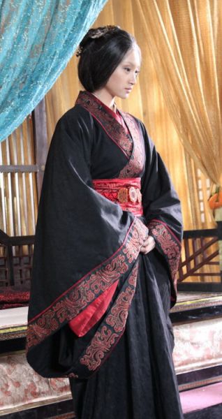 沈佳妮首拍古装戏 《大秦帝国》二度牵手丁黑