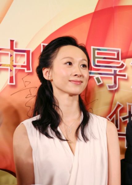 新浪娱乐讯 昨日,"2011中国导演明星欢乐汇"在北京隆重举行,此次