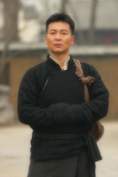 浏览原图 吴樾   新浪娱乐讯 由吴樾主演,以清末古玩市场为背景的电视