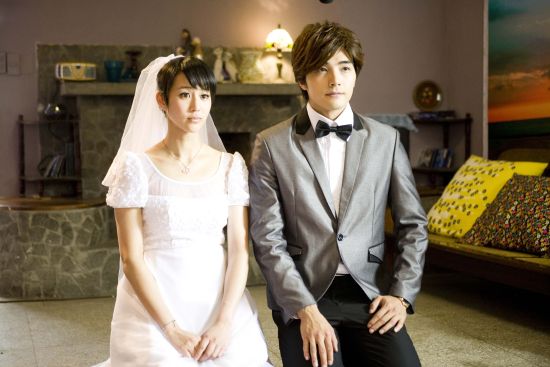 张钧宁贺军翔新剧搭结婚潮