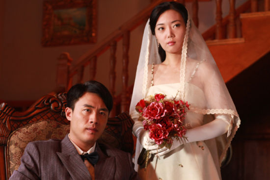 不同于以往年代剧,《大汉口》中的感情戏摒弃了缠缠绵绵,肝肠寸断的