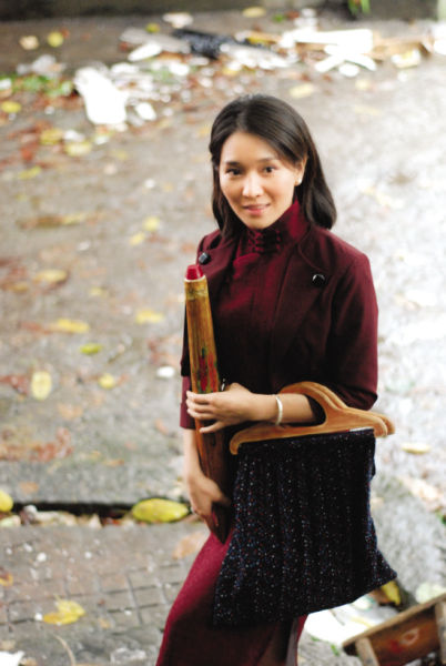 浑身装扮都充满女人味