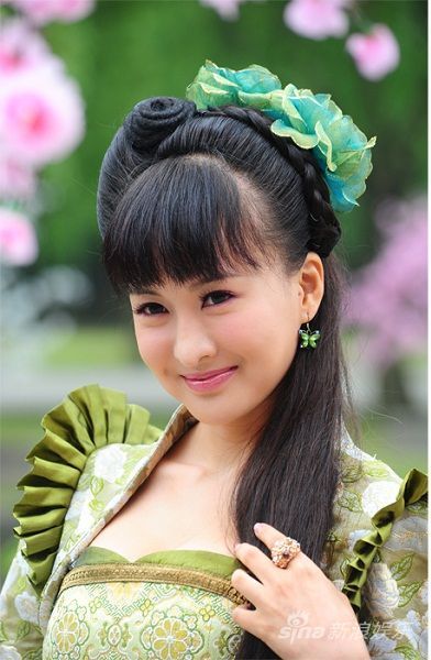 《帝锦》郑亦桐夺眼球 自曝曾为安七炫小师妹