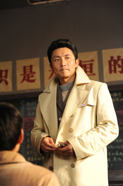 因《双面胶》而一炮而红的"儒雅型男"涂松岩,新近主演的电视剧《雪花