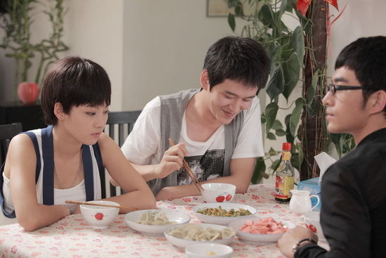 新浪娱乐讯 近日,由同名小说改编的电视剧《离爱》在网络上曝光屁花