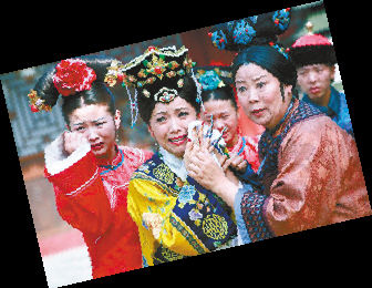 邓萃雯,方青卓饰演新版皇后,容嬷嬷