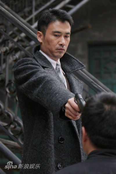 新浪娱乐讯 由知名导演刘进执导,柳云龙,张嘉译领衔主演的悬疑谍战