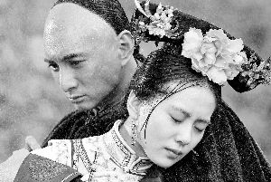 吴奇隆（左）饰演四阿哥、刘诗诗饰演若曦。