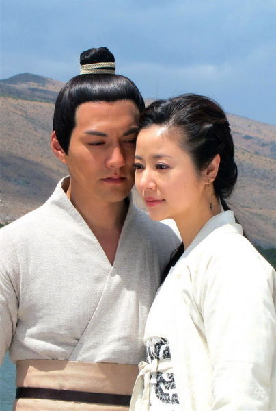 新浪娱乐讯 上周末,热播剧《倾世皇妃》在湖南卫视(微博)迎来大结 