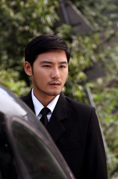 高凯元演绎沧桑"大叔" 横店赶拍《乱世情缘》