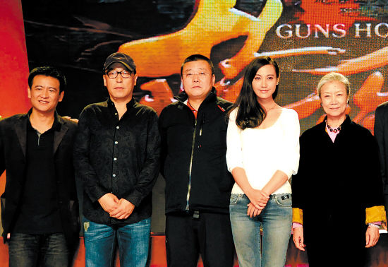 主创亮相首映礼 魏辉 梁冠华摄