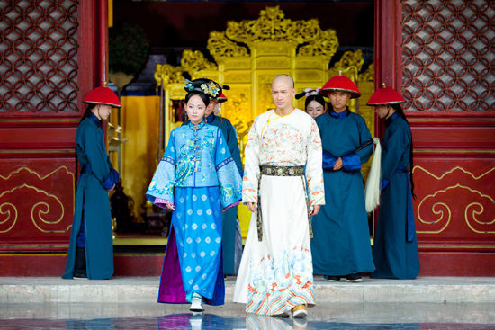 24:02 新浪娱乐 《宫2》张嘉倪何晟铭饰玉漱,雍正 《宫锁珠帘》雍正