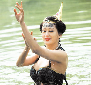 蜘蛛精（孟广美饰）有点壮