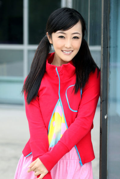 《大家庭》热拍 "可爱小辣椒"张丁懿惹人爱