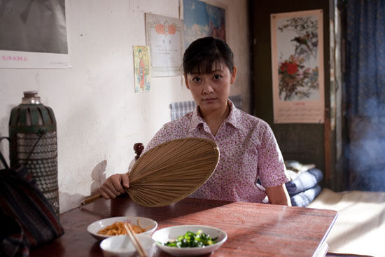 一心为民的感人事迹的电视剧《阿丕书记》于4月16日登陆央视一套