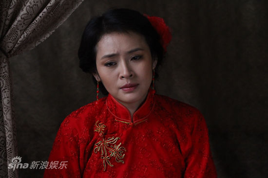 于明加饰演女大学生周芷兰