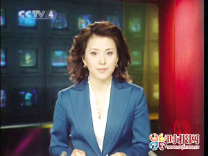 梦桐是央视难得的长发女主播