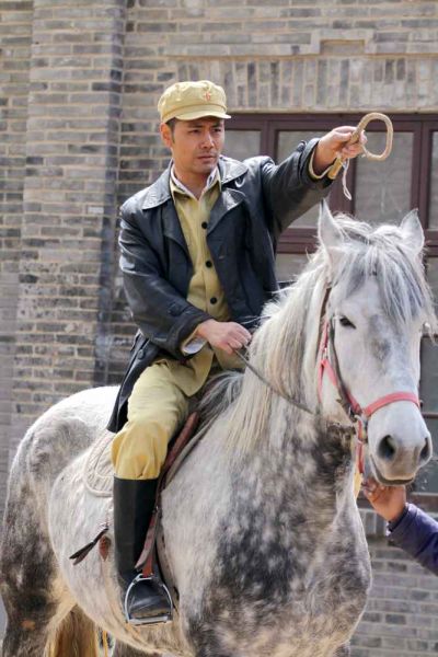 邵兵《石光荣》战火中杀青诠释经典