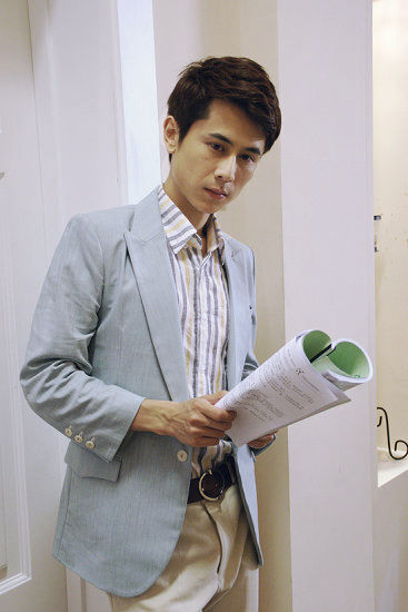 《我家有个赵大咪》严昆演绎高富帅