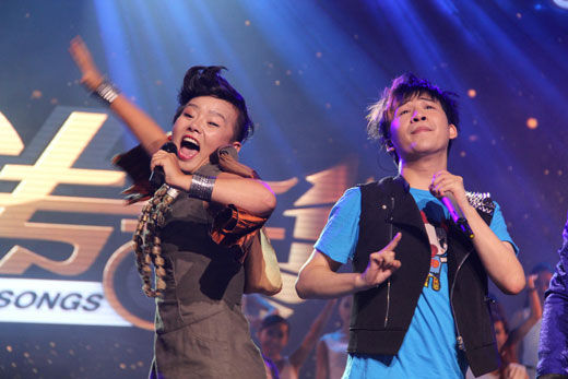 龚琳娜加盟《歌声传奇》 high唱激情歌曲