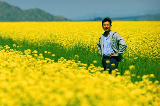 《青海花儿》赵滨何琳笑对艰苦青春