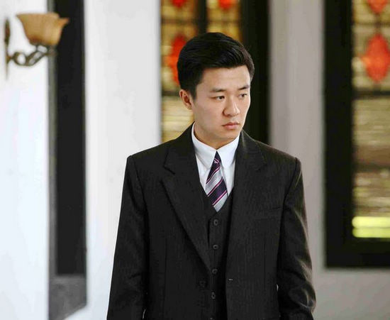 严宽李东恒《铁血男儿》演绎硬汉多情