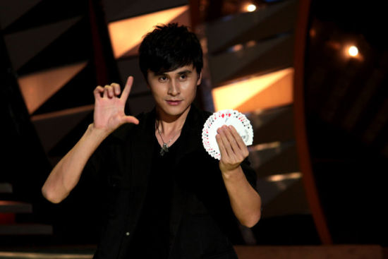 《谁与争锋》最帅魔术师刘世杰挑战千王之王