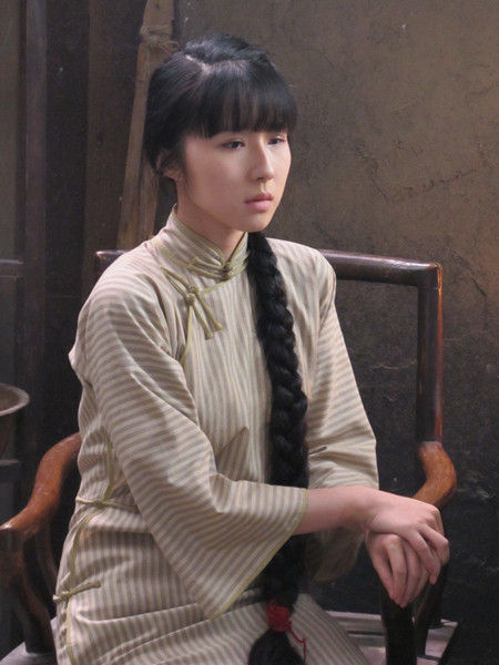 方安娜《三进山城》上演另类变装风(图)