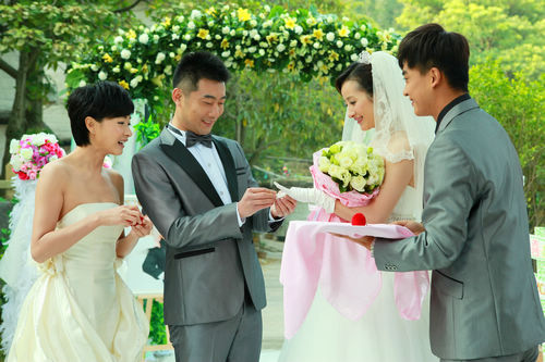 《我家有喜》热播 郭超李舒桐同命相连