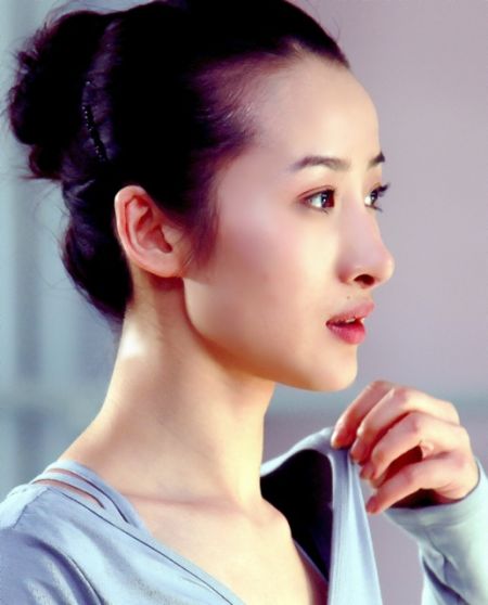 24:55 新浪娱乐 生活中的李舒桐文艺范儿十足 李舒桐《非常有喜》剧照