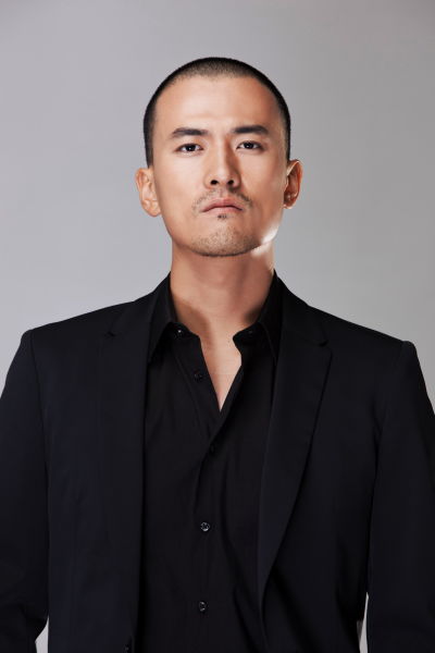 赫子铭《火蓝刀锋》:生活中和张冲样专情