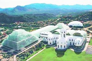 彻底失败的“生物圈2号”证明凭人类现有的技术水平，根本无法再造宇宙中的生命摇篮。