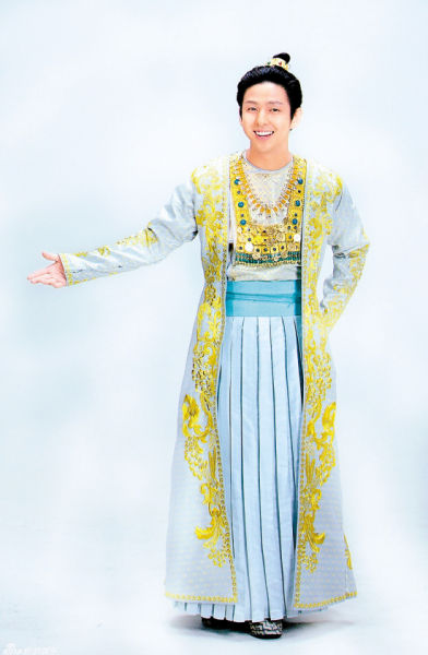 新版《天龙八部》中，段誉（金基范饰）与王语嫣（张檬饰）最终没能在一起　