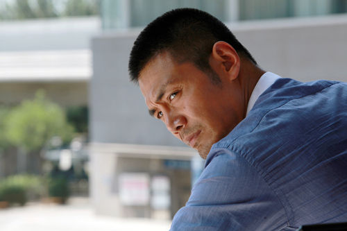 邵兵新戏开年首播 首任监制打造"大叔萝莉恋"