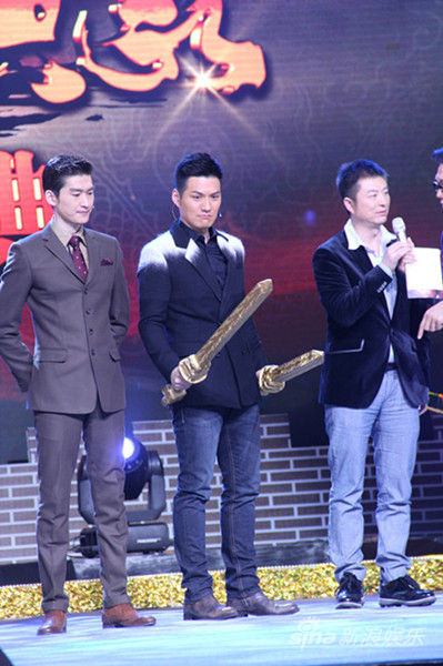 严宽《隋唐》首映礼庆生 力挺制片人捐小学