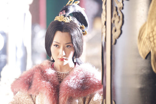 《隋唐演义》口味重 白冰拍激情戏尴尬