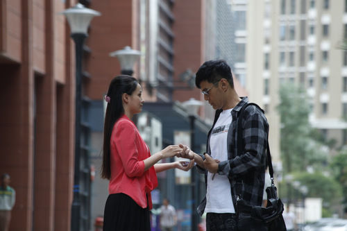 朱晓渔,苏倩薇,高亮等两岸三地知名演员倾力加盟的电视剧《劝和小组》